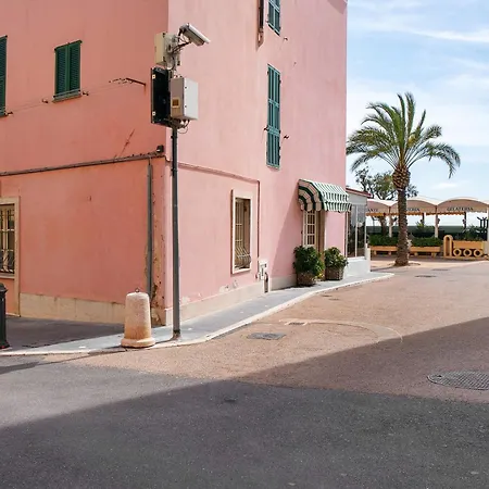 Casa Paolino 50 Metri Dal Mare Apartman *